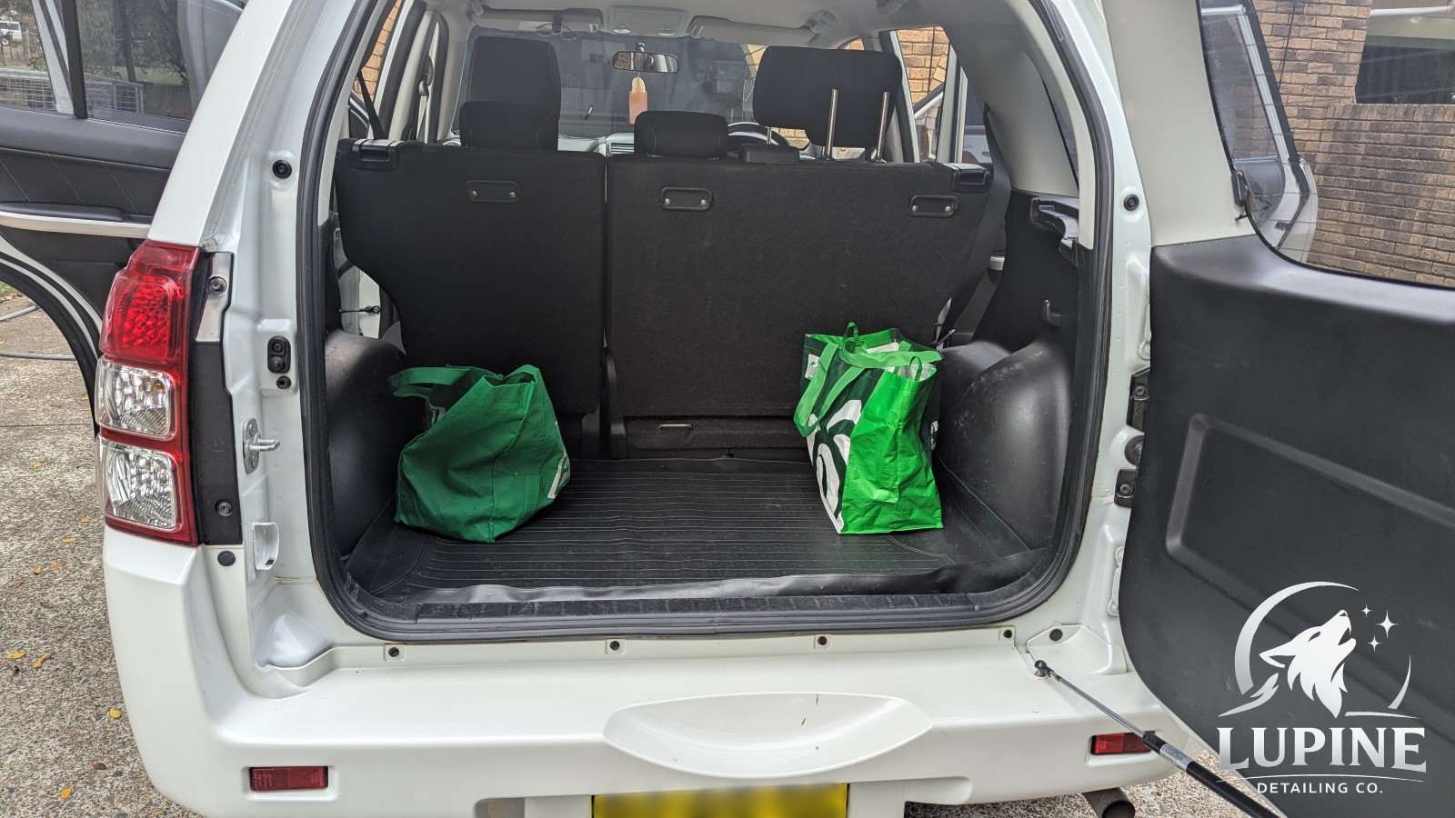 Suzuki Grand Vitara boot after detail